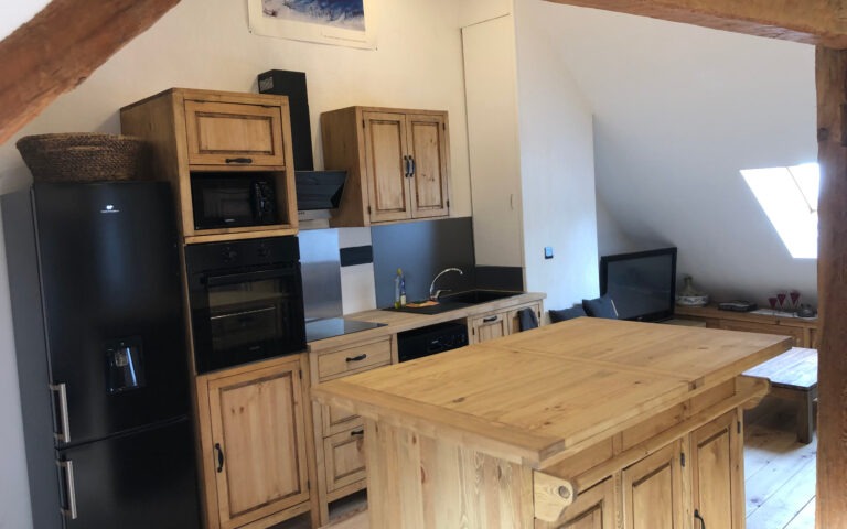 location appartement boussolenc cuisine