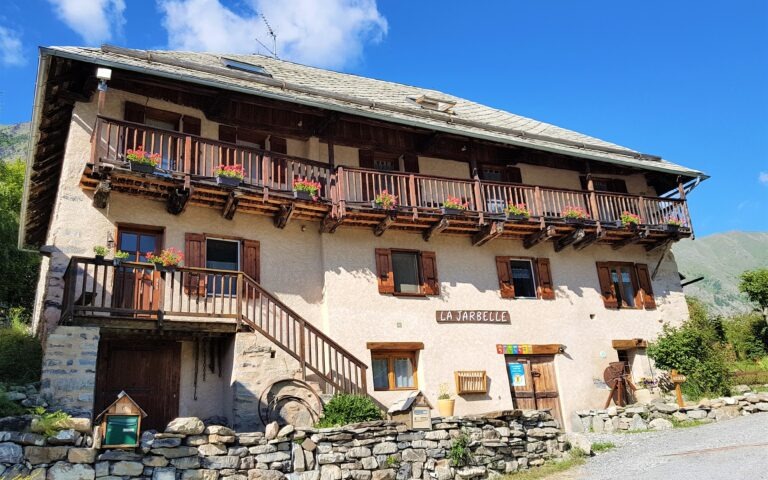 Façade sud gîte en été